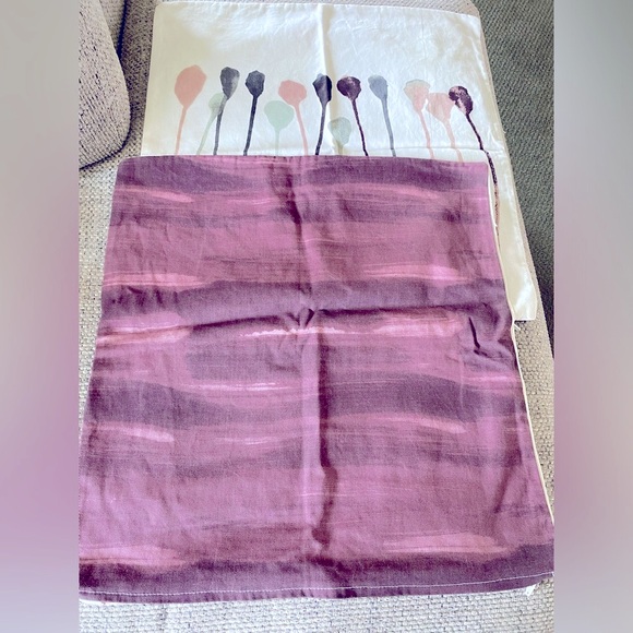 IKEA SKOGSNÄVA Reversible Natural Tan Floral Flowers 20" x 20" Pillow Cover Pair - Picture 2 of 6